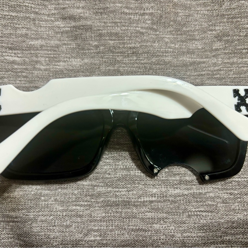 Off-White Designed Black Sunglasses - image 2